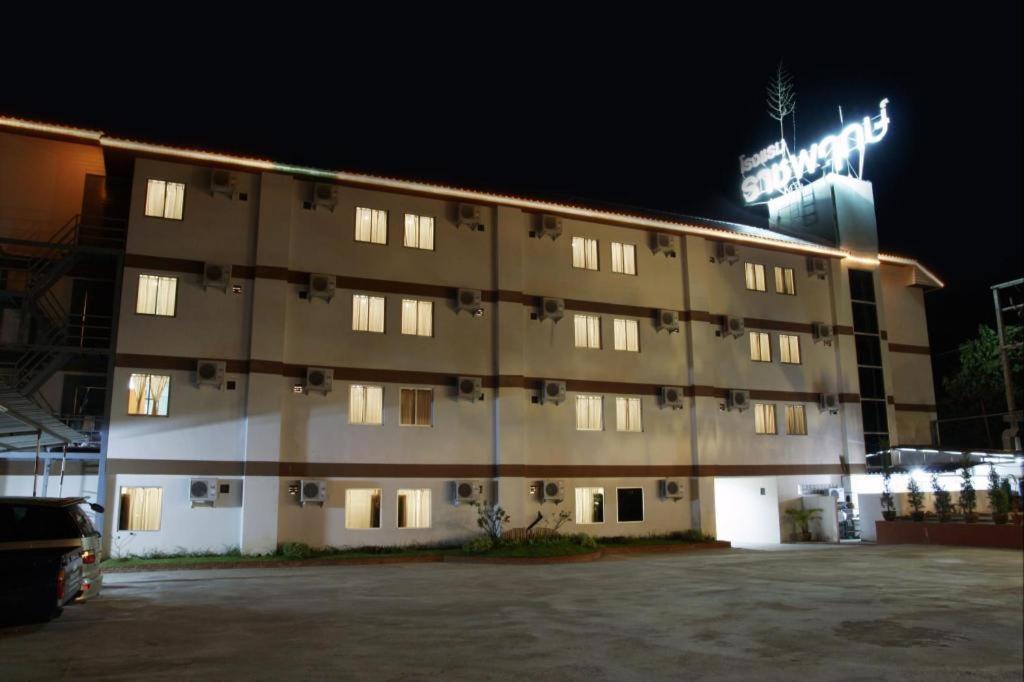 Ratchaphruek 2007 Hotel Chom Thong Exterior photo